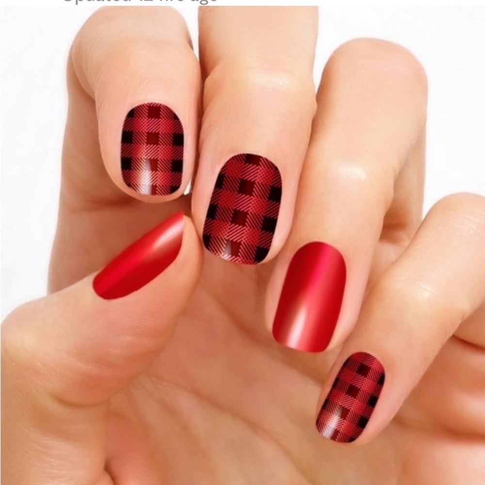 Color Street - Good Girls Gone Plaid
- RETIRED